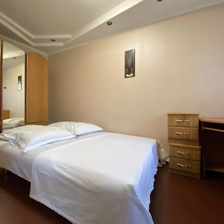 2-Bedroom Apartment Most City Center Area Dnipro Exterior foto