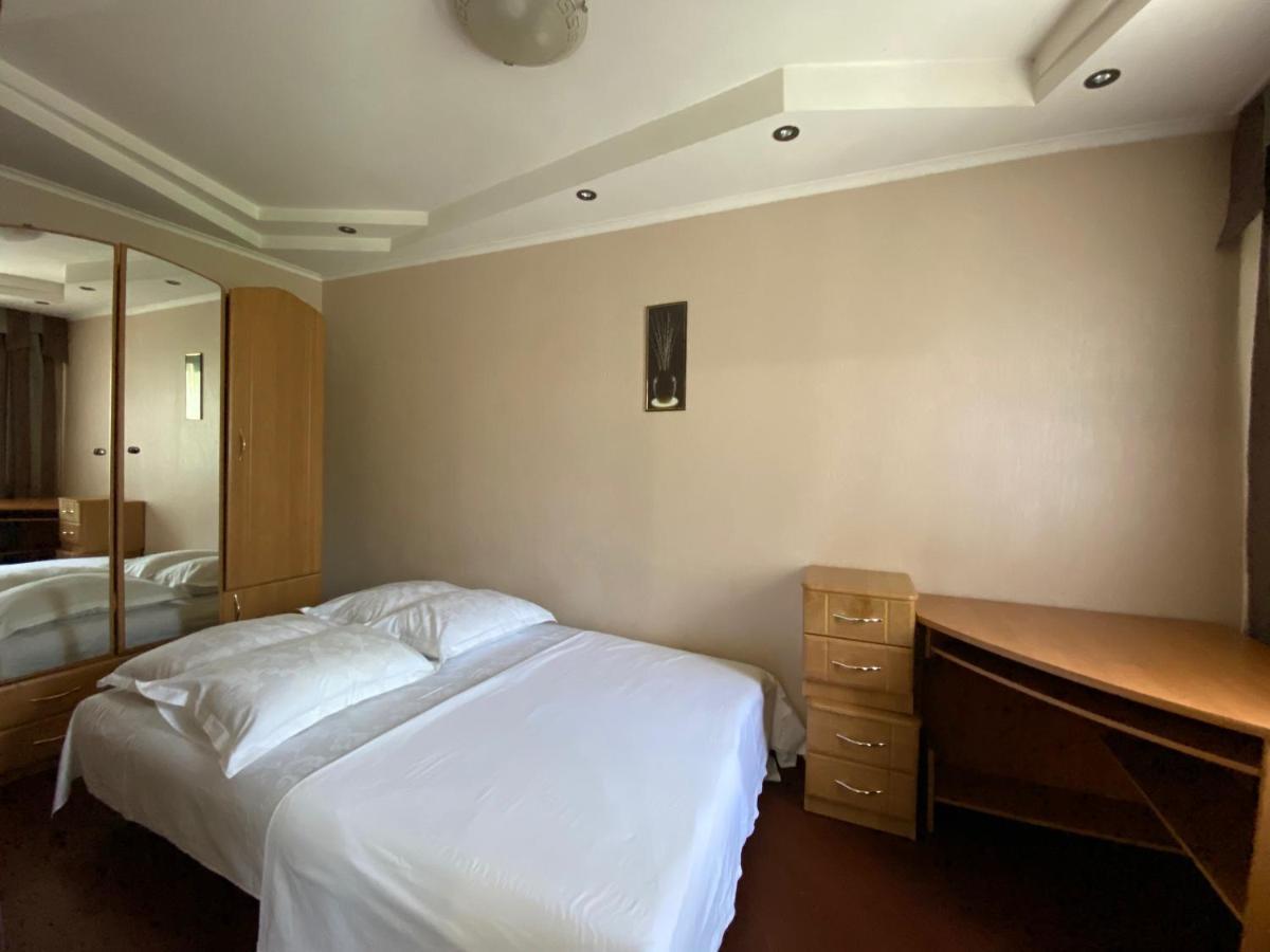 2-Bedroom Apartment Most City Center Area Dnipro Exterior foto